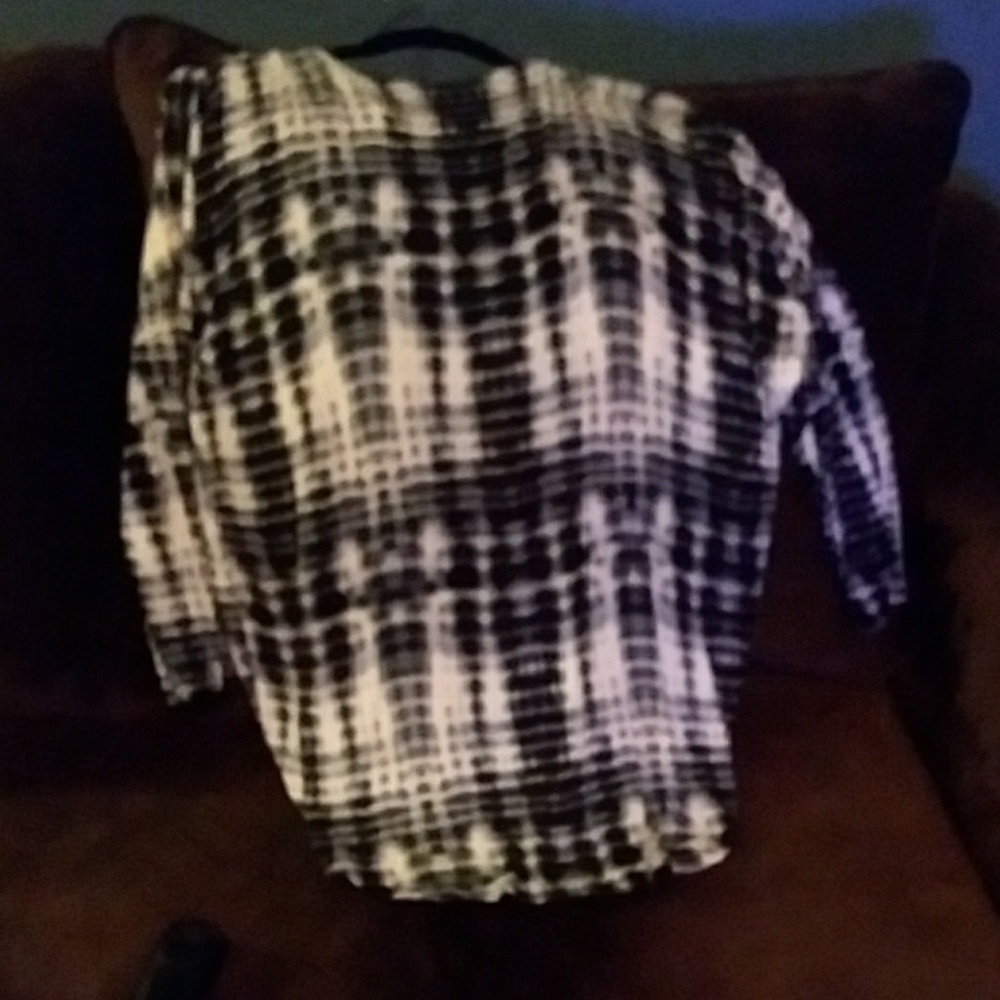 Top - Picture 2 of 2